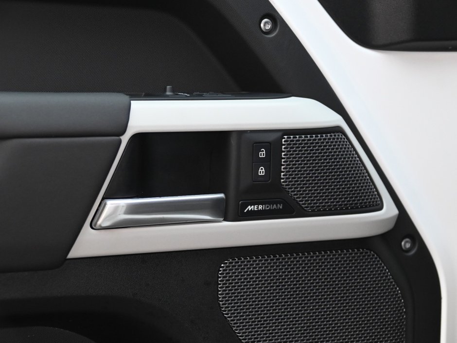 2024 Land Rover Defender S-10