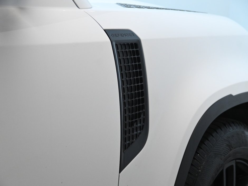 2024 Land Rover Defender S-27
