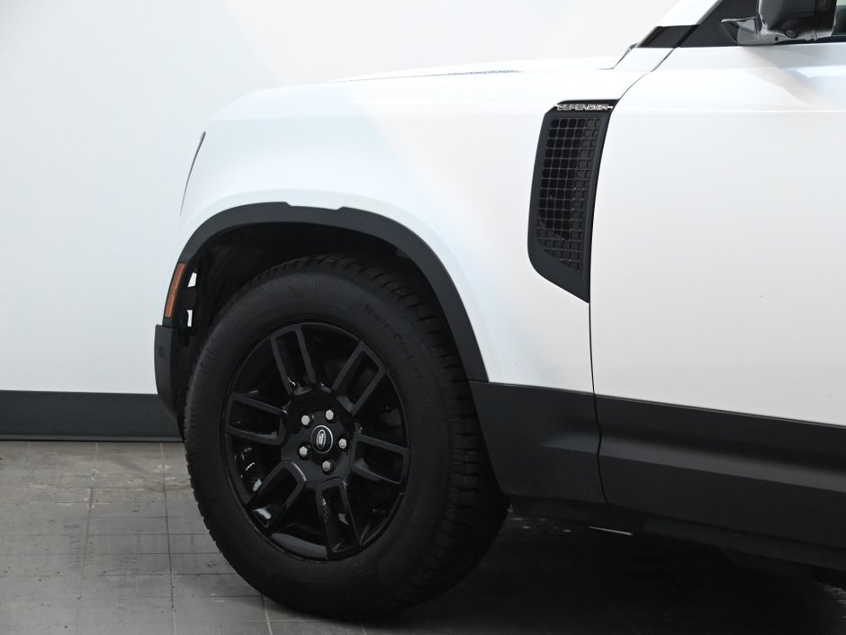 2024 Land Rover Defender S-29