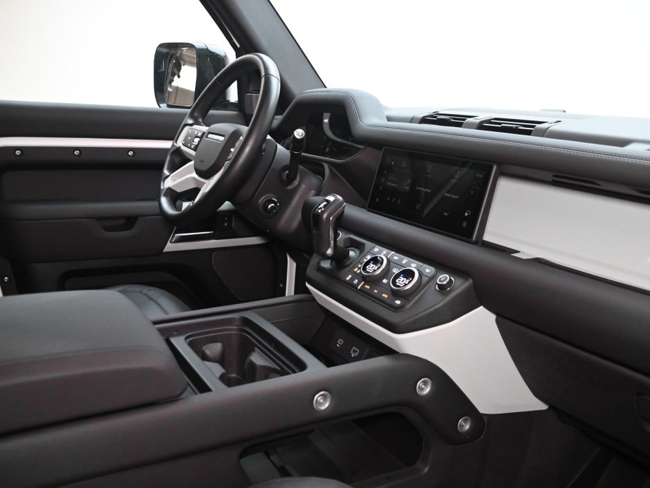 2024 Land Rover Defender S-24