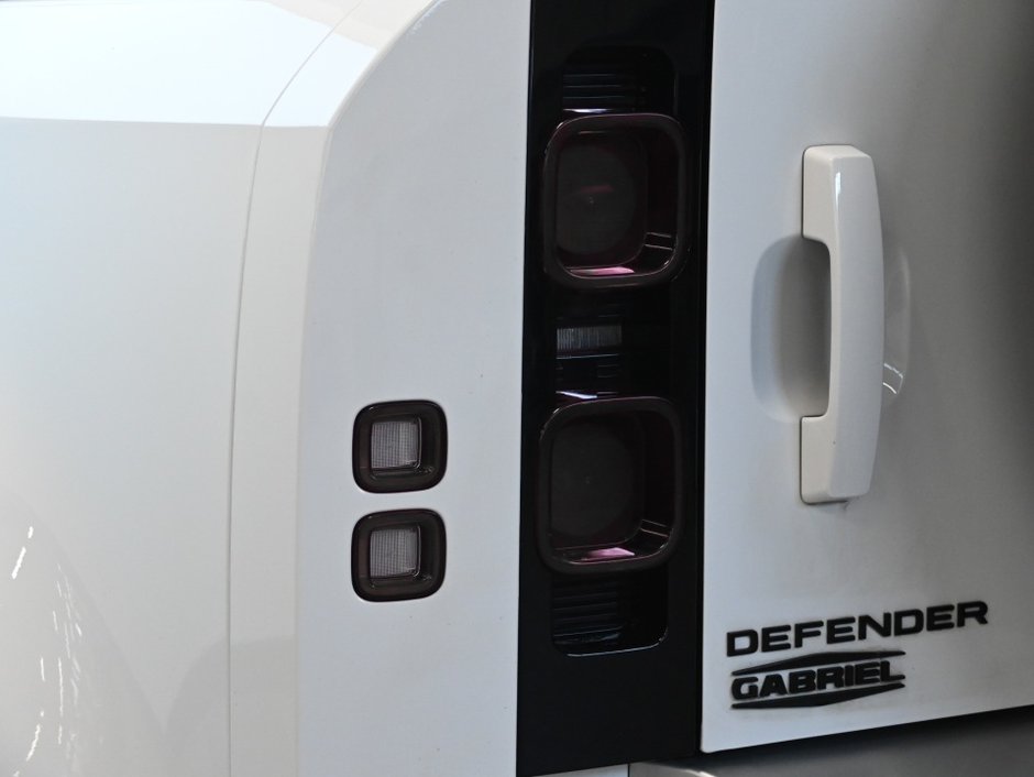 2024 Land Rover Defender S-28