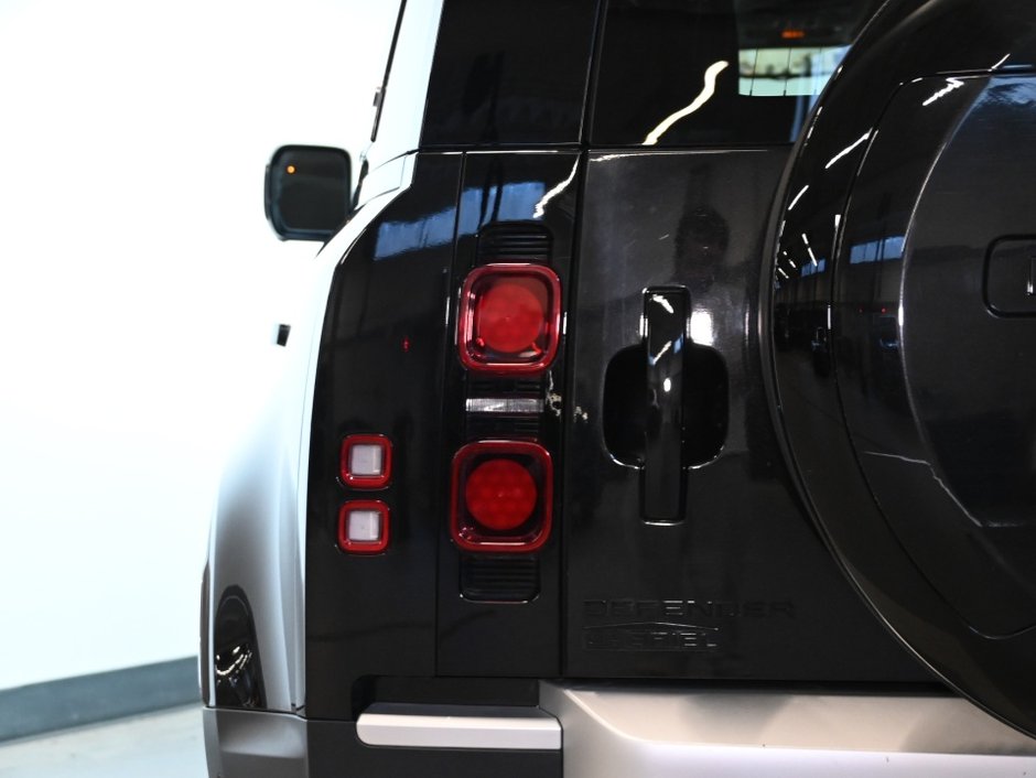 2024 Land Rover Defender S-27