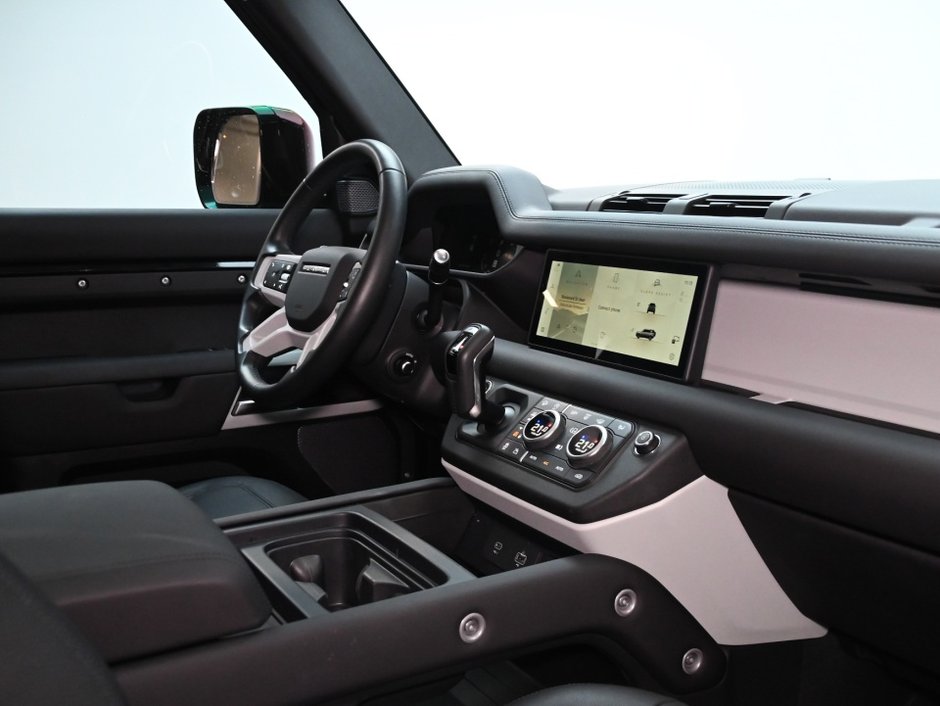 2024 Land Rover Defender S-23