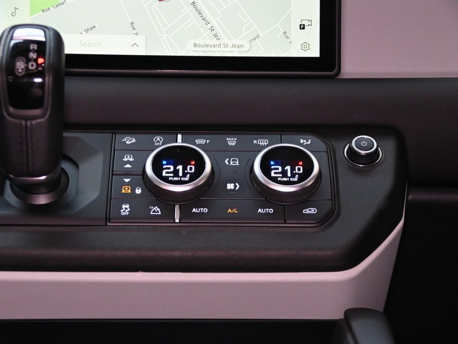 2024 Land Rover Defender S-21