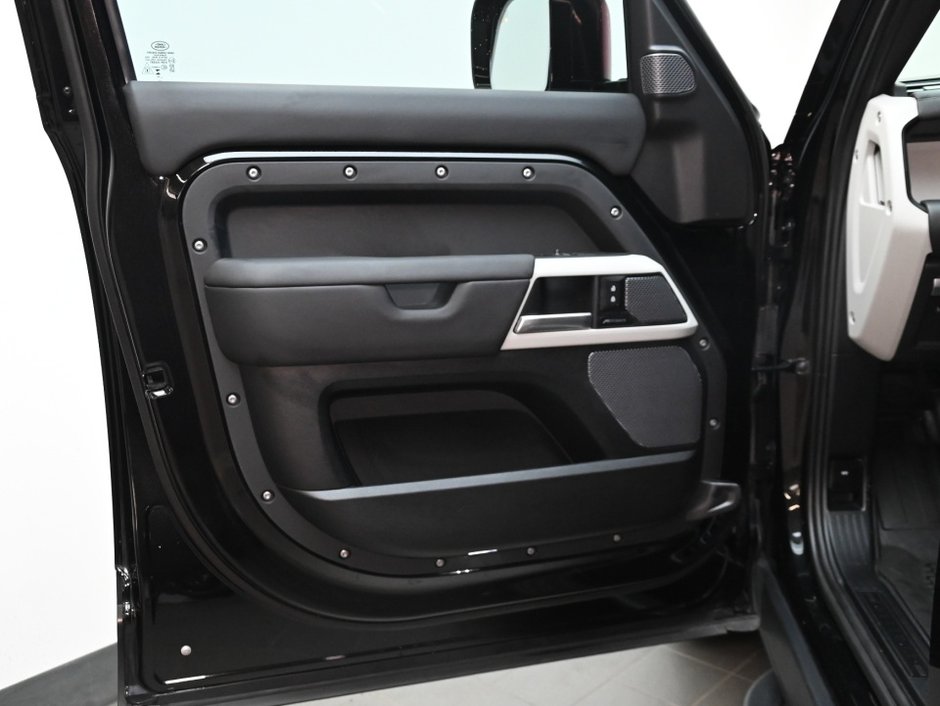 2024 Land Rover Defender S-9