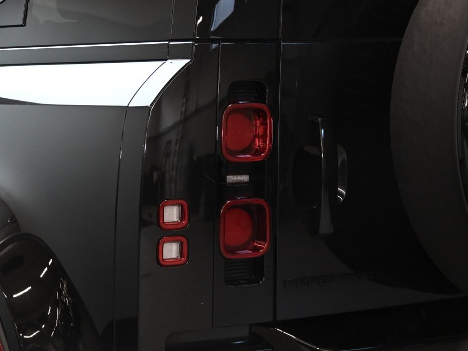 2024 Land Rover Defender S-27