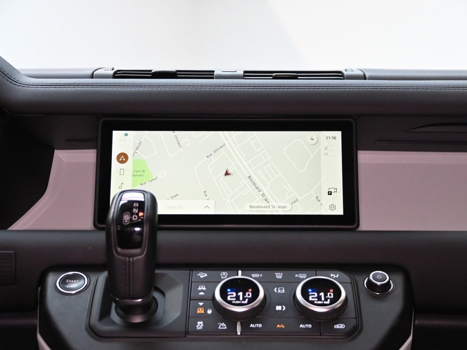 2024 Land Rover Defender S-19
