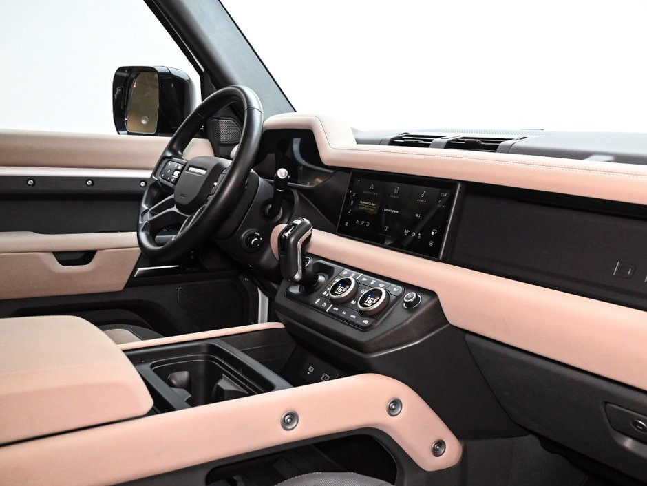 2024 Land Rover Defender X-Dynamic SE-25