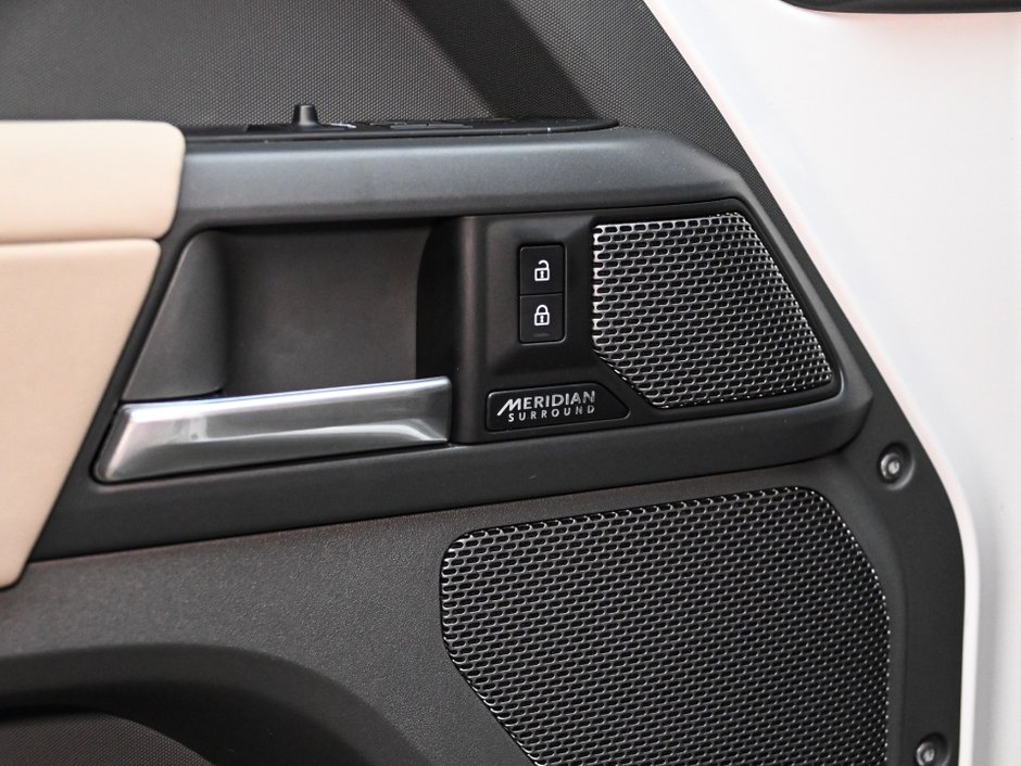 2024 Land Rover Defender X-Dynamic SE-10