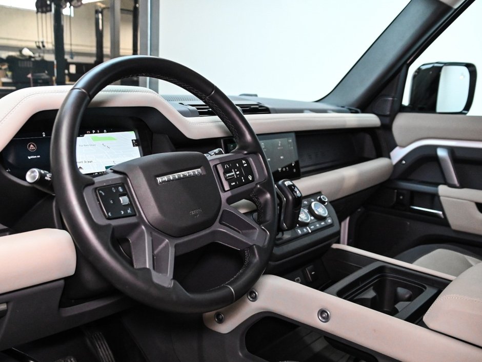 2024 Land Rover Defender X-Dynamic SE-2
