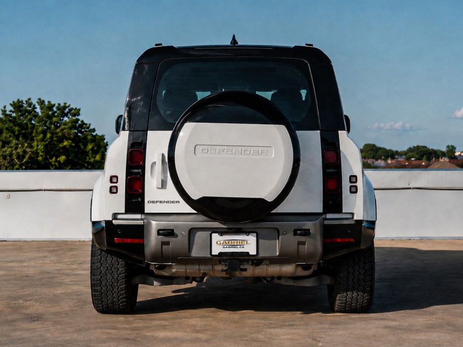 2024 Land Rover Defender X-Dynamic SE-5