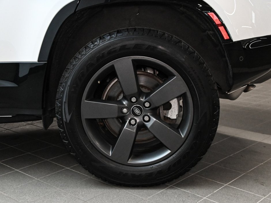 2024 Land Rover Defender X-Dynamic SE-29