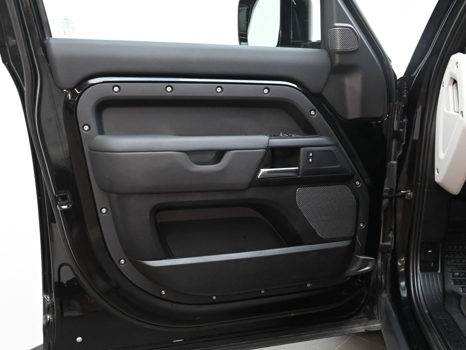 2024 Land Rover Defender S-8