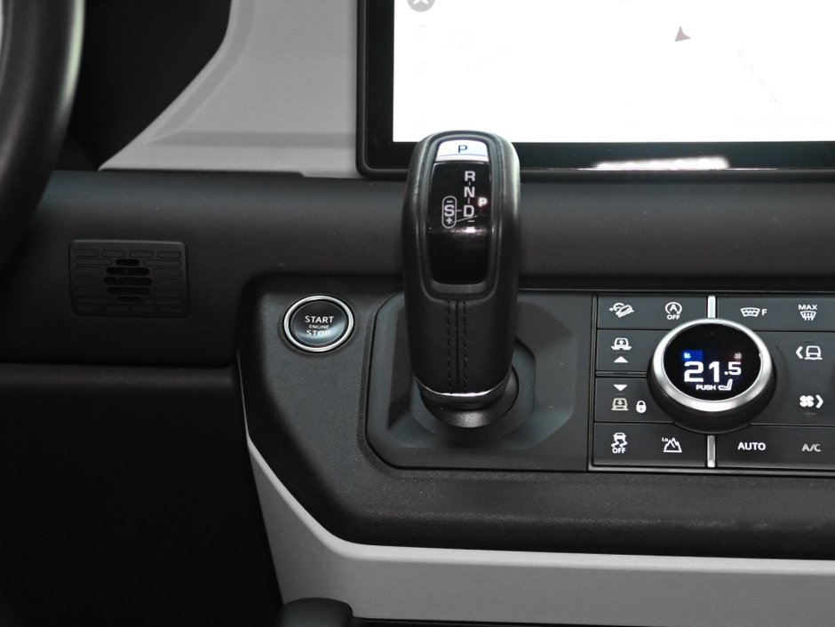 2024 Land Rover Defender S-21