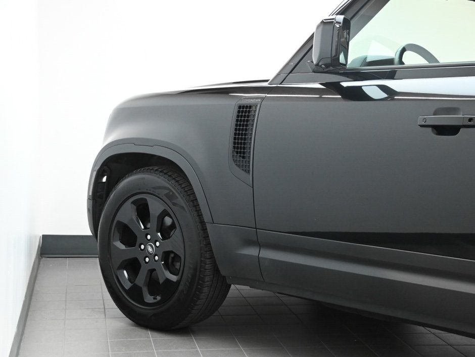 2024 Land Rover Defender S-25