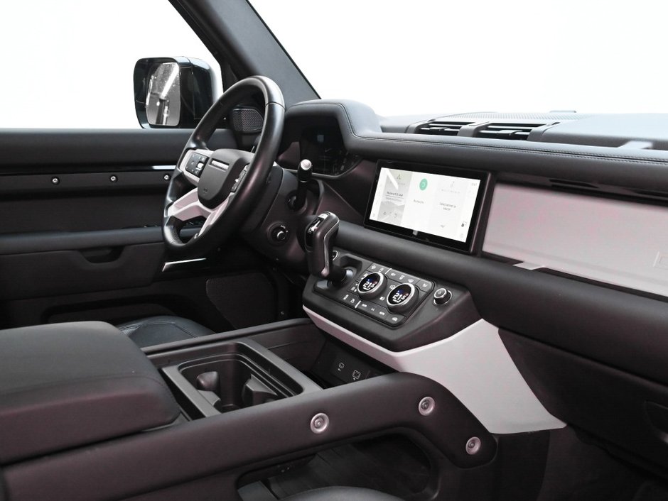 2024 Land Rover Defender S-23