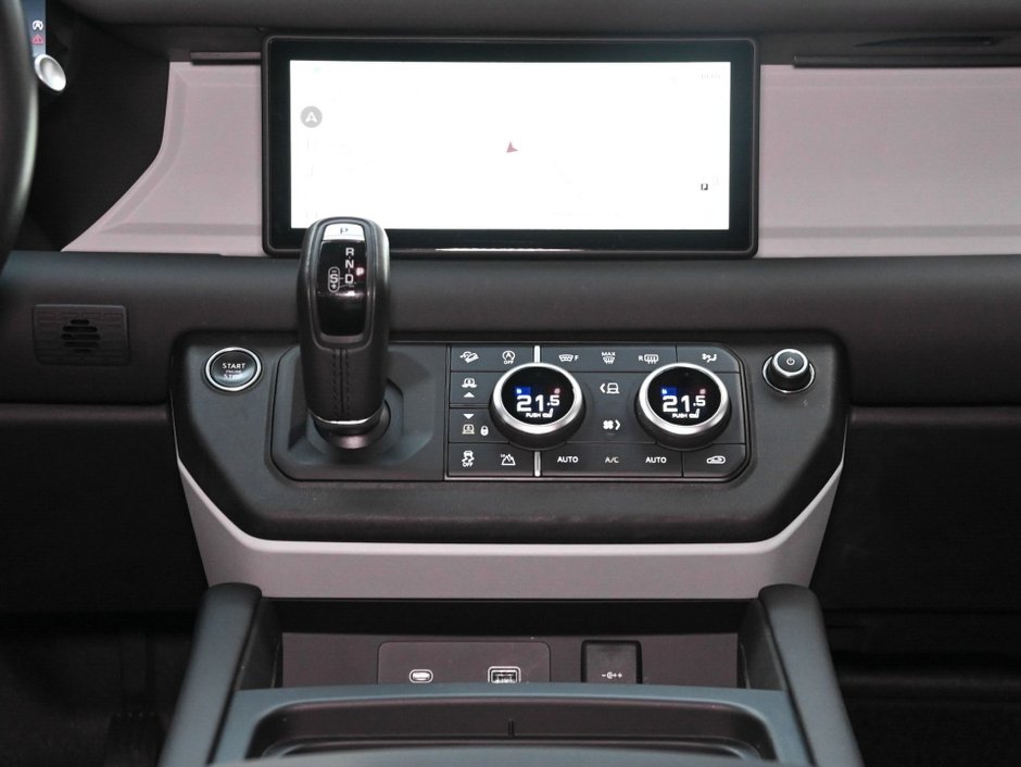 2024 Land Rover Defender S-18
