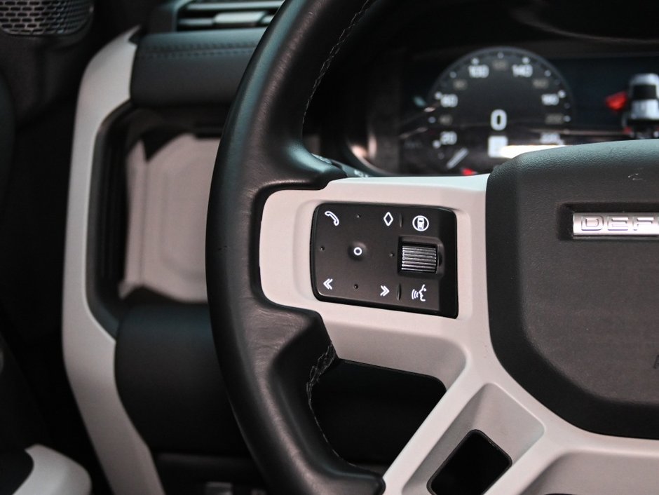 2024 Land Rover Defender S-17