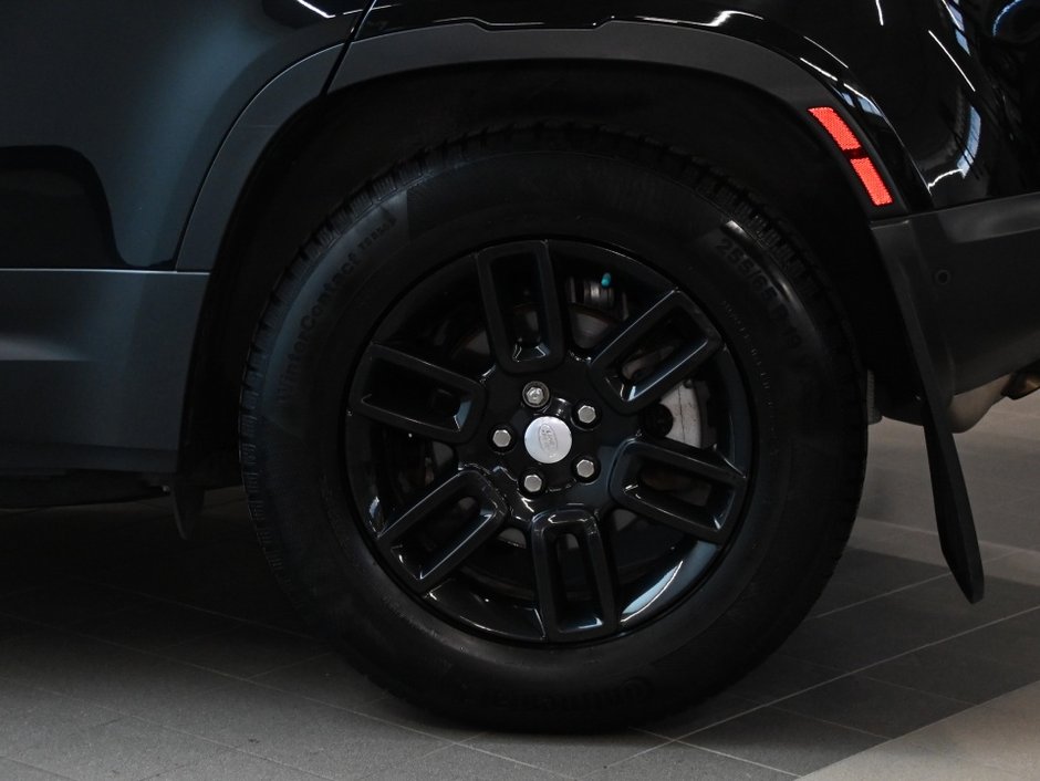 2024 Land Rover Defender S-30