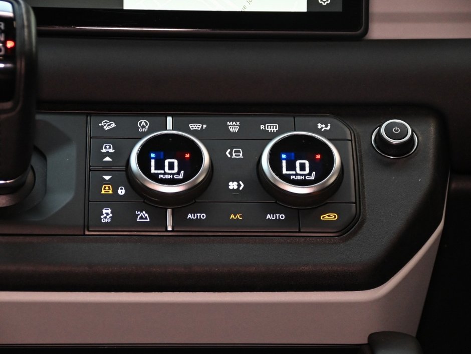 2024 Land Rover Defender S-23