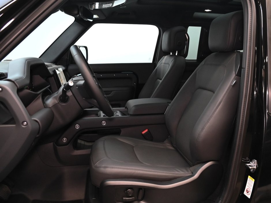 2025 Land Rover Defender S-10