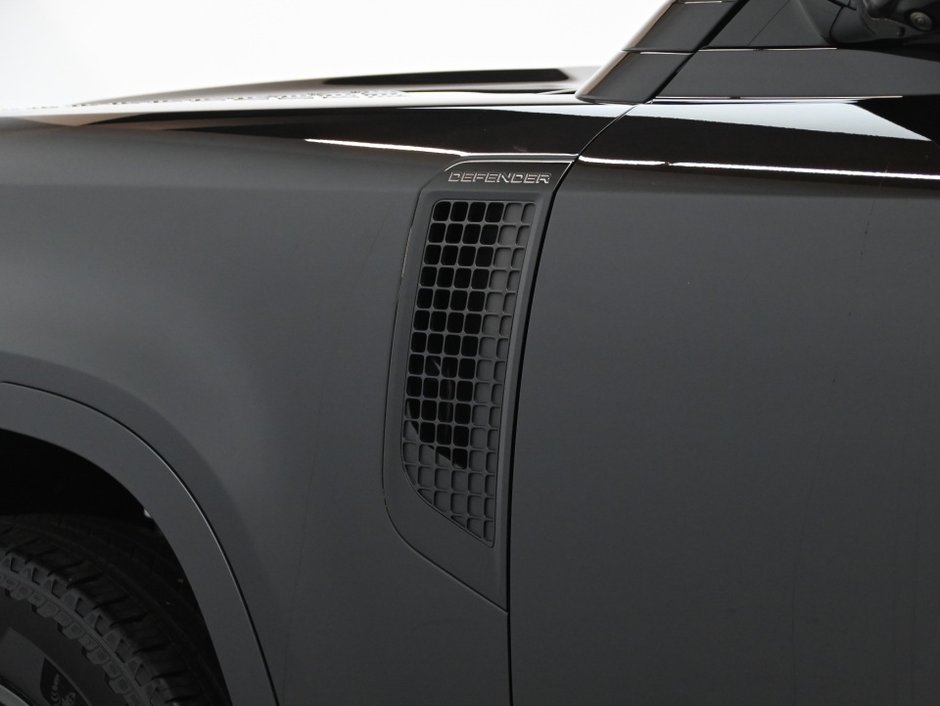 2025 Land Rover Defender S-31