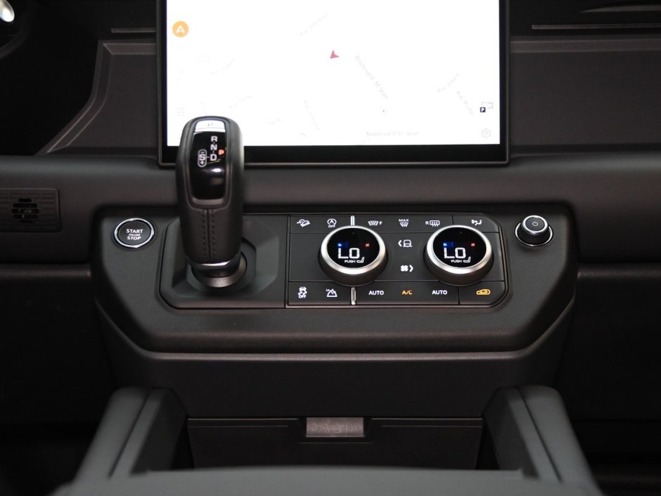 2025 Land Rover Defender S-21