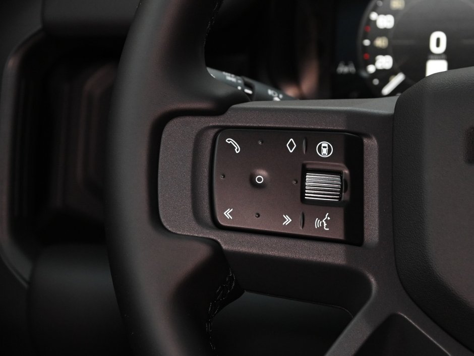 2025 Land Rover Defender S-15
