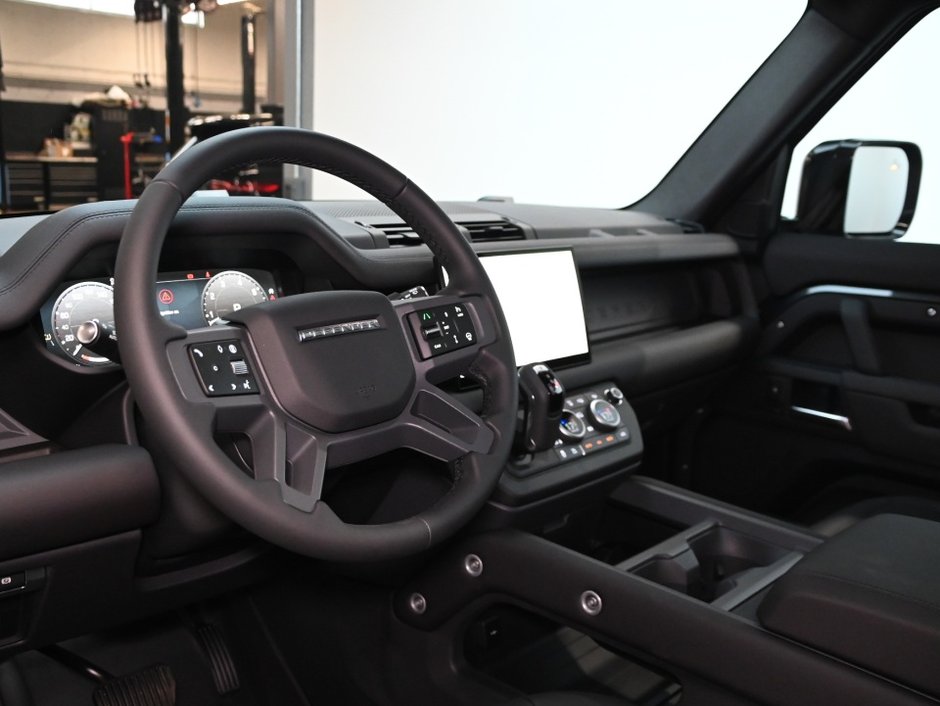 2025 Land Rover Defender S-2