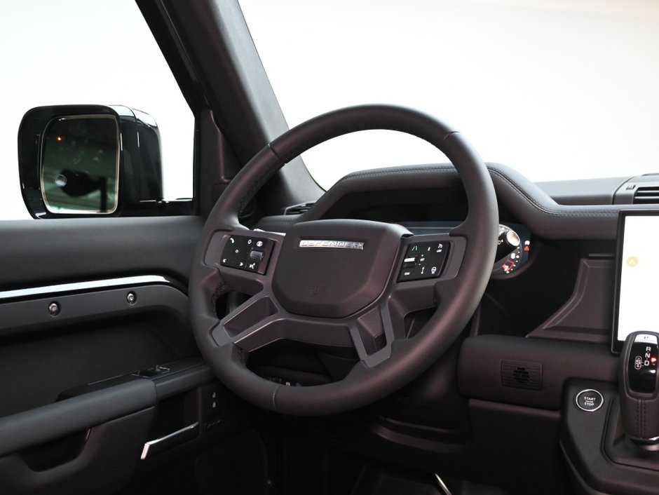 2025 Land Rover Defender S-23