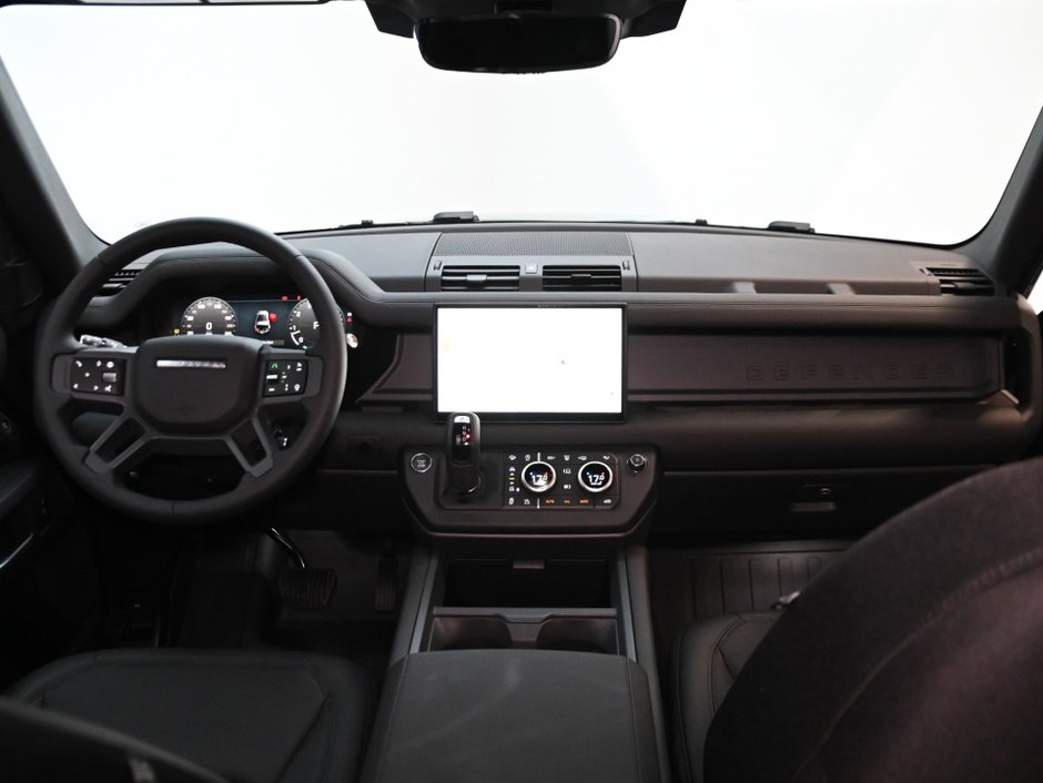 2025 Land Rover Defender S-22