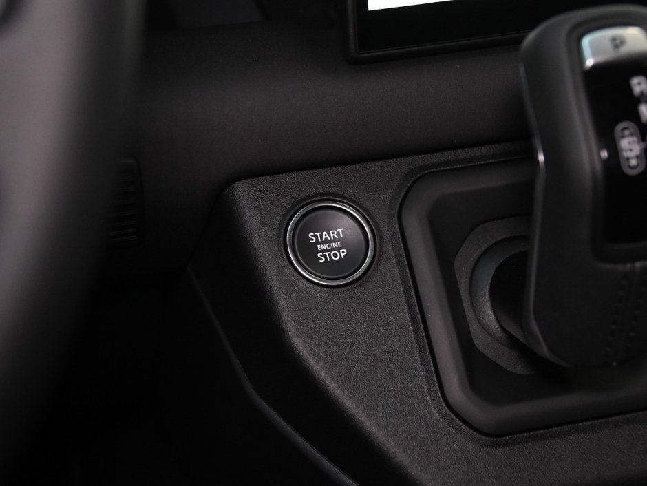 2025 Land Rover Defender S-18