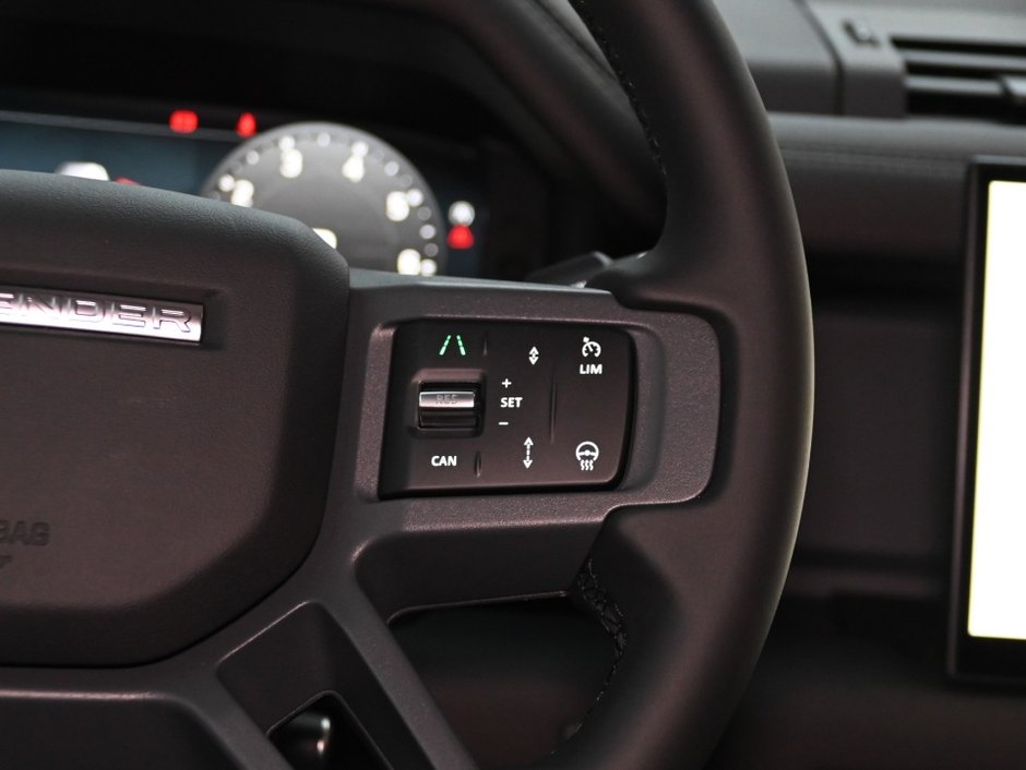 2025 Land Rover Defender S-29