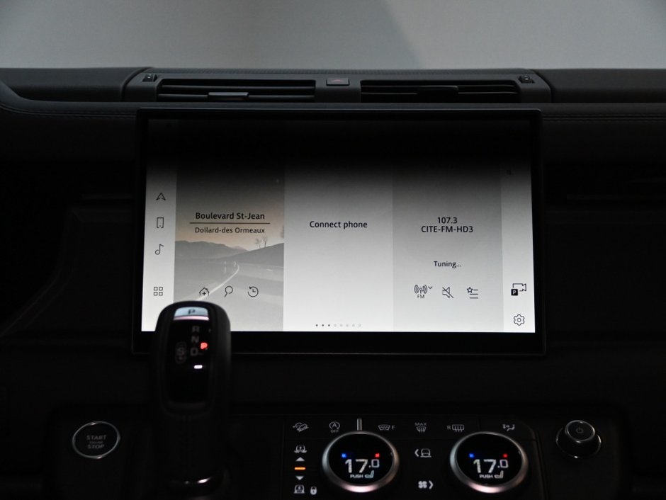 2025 Land Rover Defender S-26