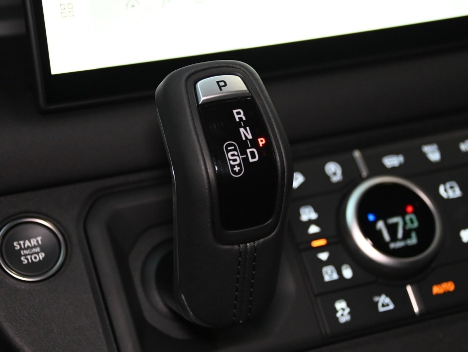 2025 Land Rover Defender S-19