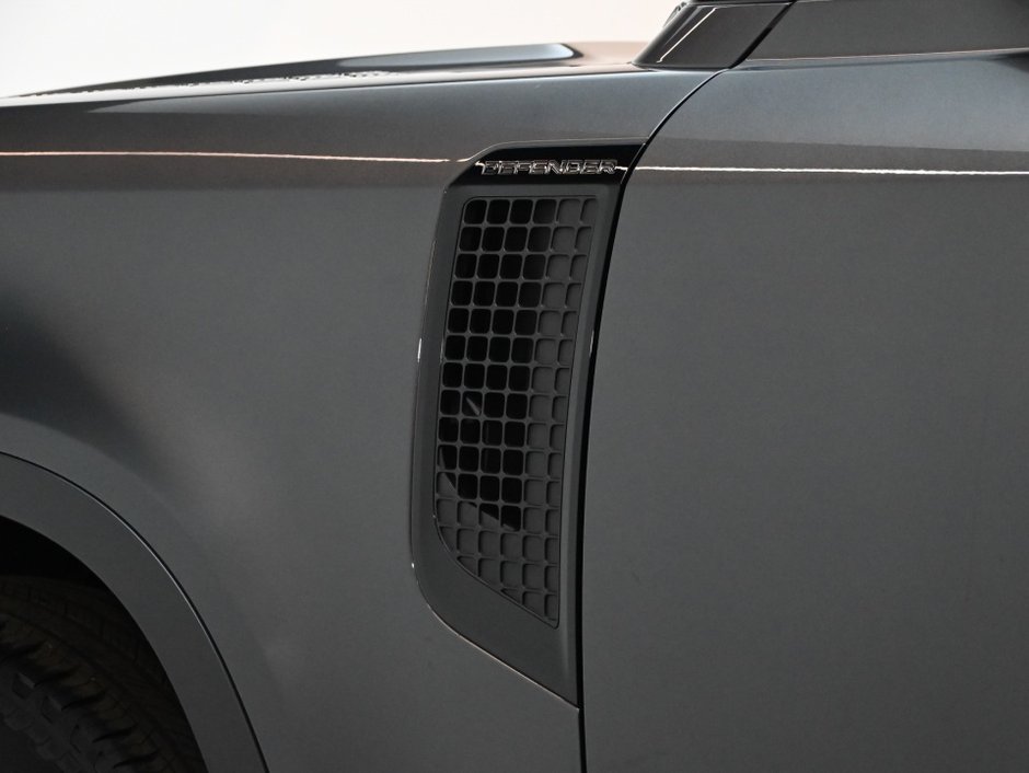 2025 Land Rover Defender S-11