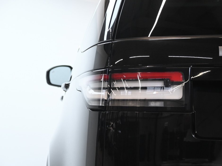 2020 Land Rover Discovery SE-27