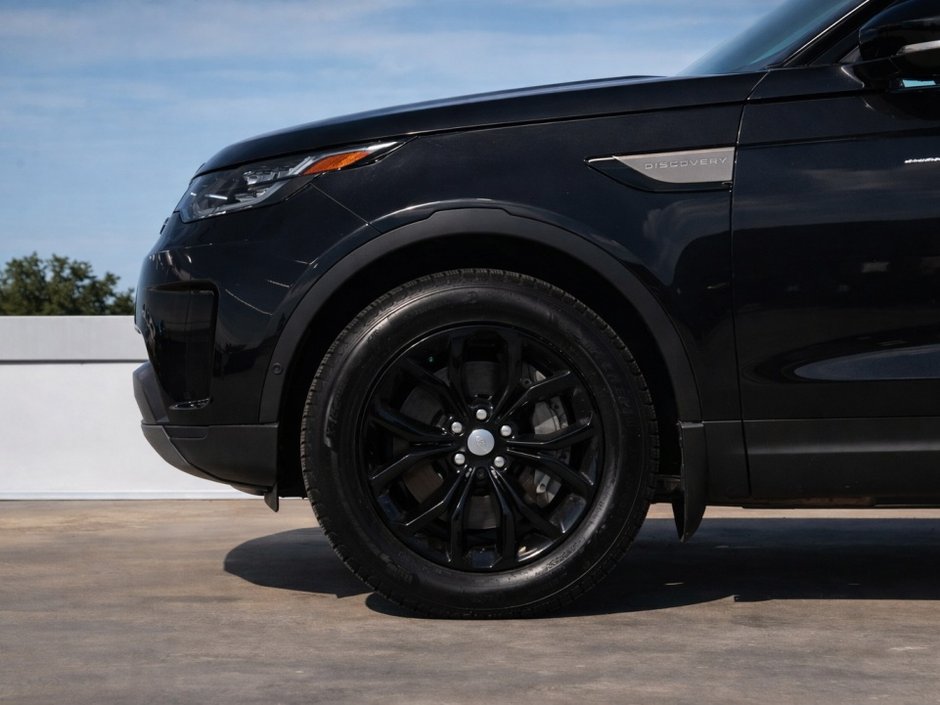 2020 Land Rover Discovery SE-7