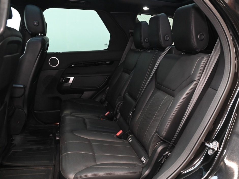 2020 Land Rover Discovery SE-3