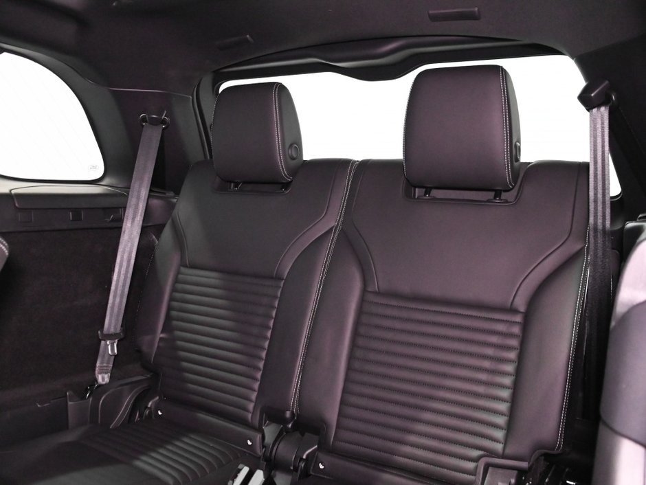 2023 Land Rover Discovery S-4
