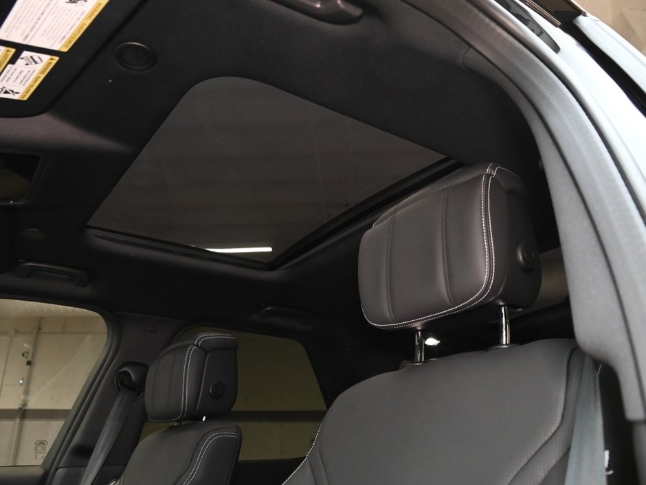 2025 Land Rover Discovery Dynamic SE-19