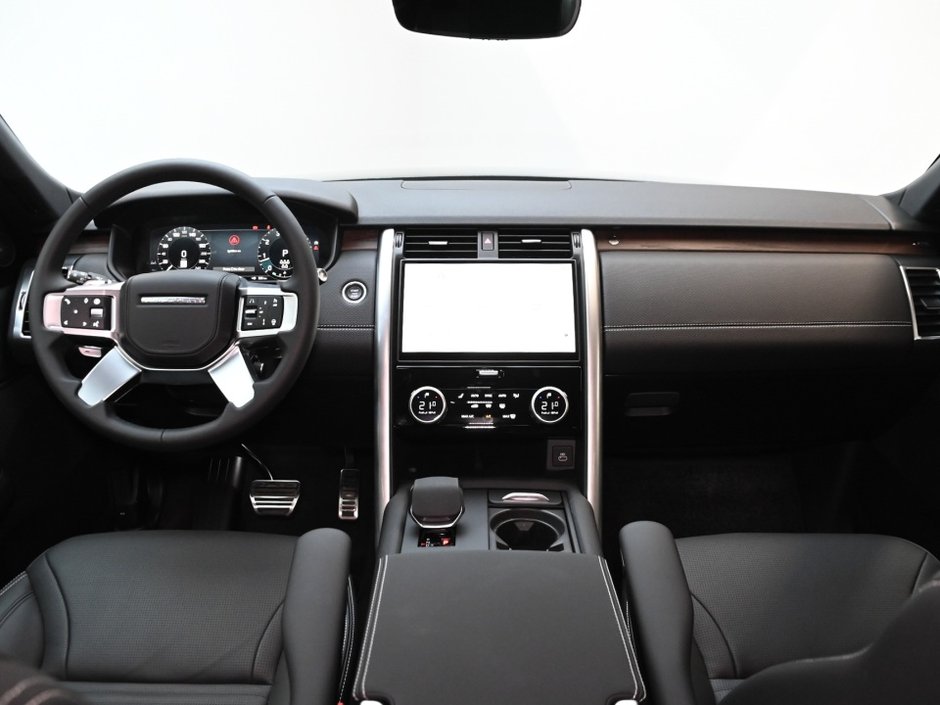 2025 Land Rover Discovery Dynamic SE-28