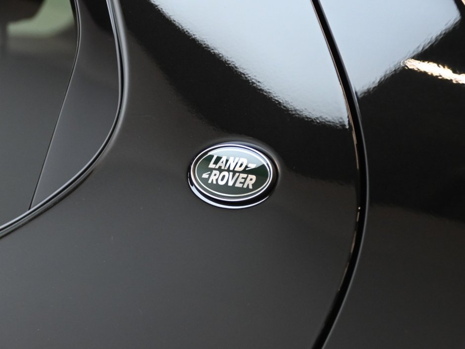 2025 Land Rover Discovery Dynamic SE-11