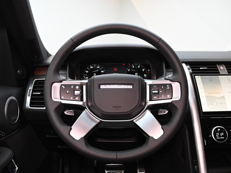 2025 Land Rover Discovery Dynamic SE-24
