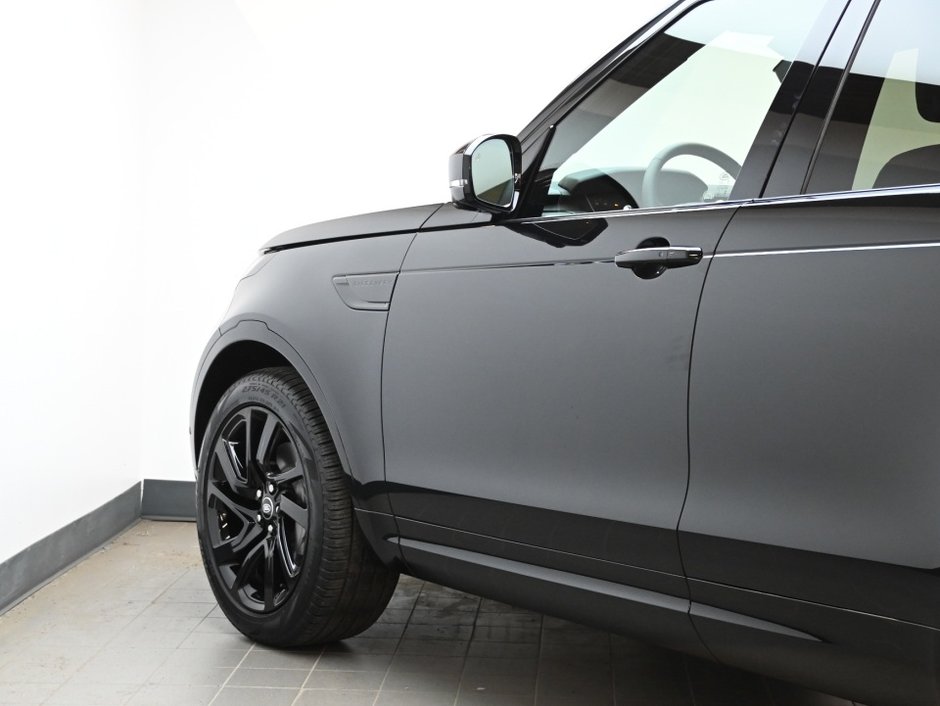 2025 Land Rover Discovery Dynamic SE-10