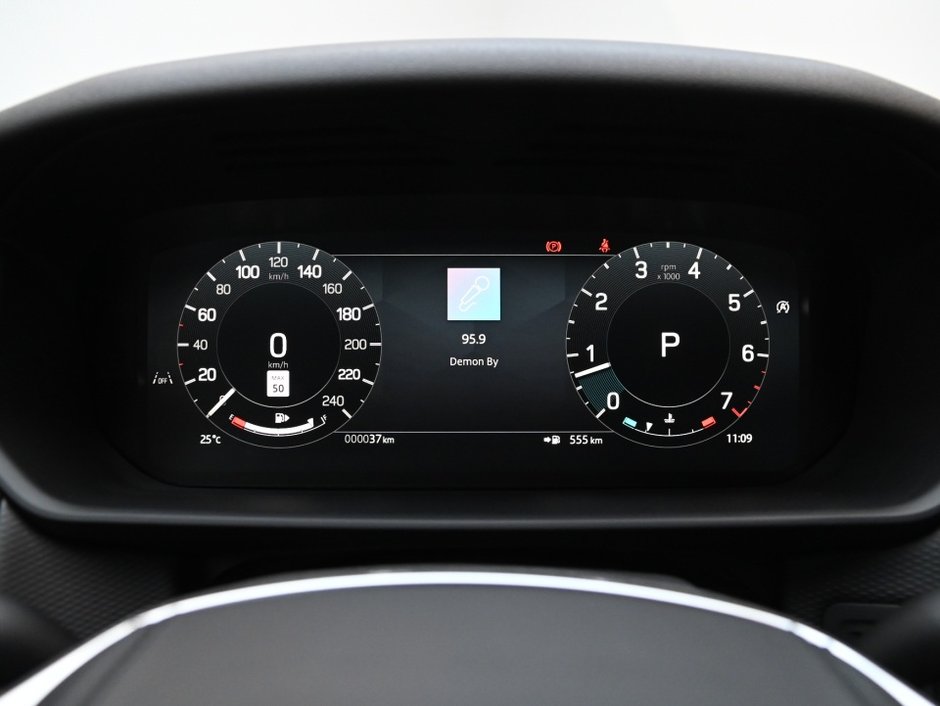 2025 Land Rover Discovery Dynamic SE-23