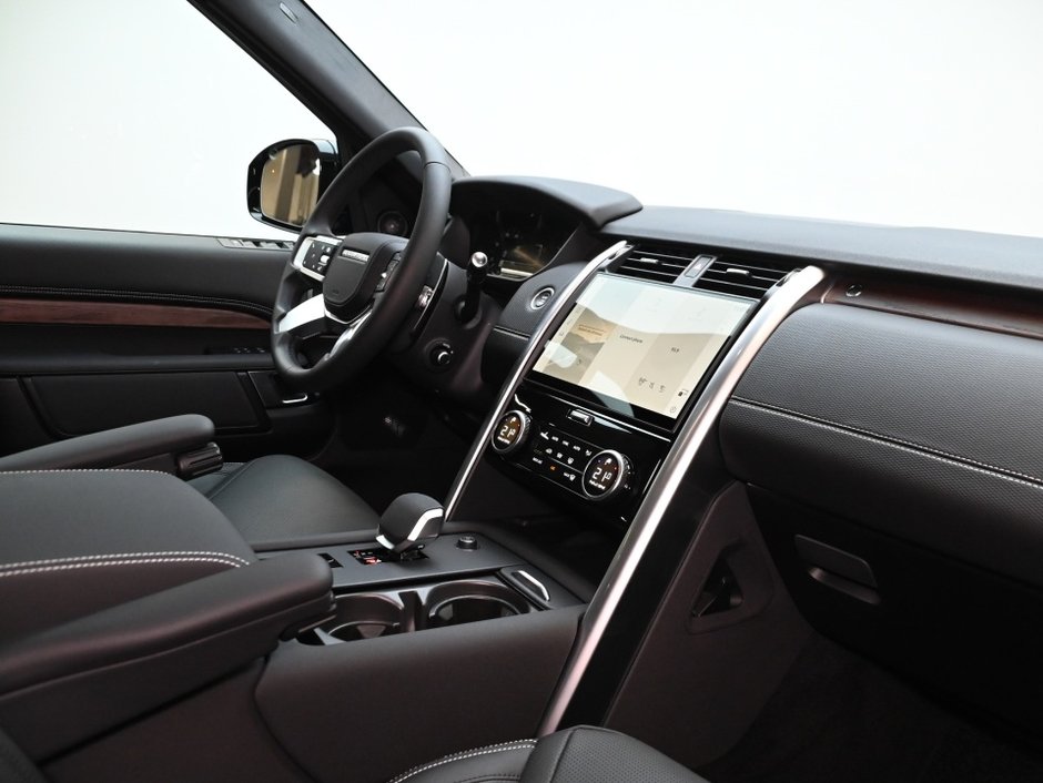 2025 Land Rover Discovery Dynamic SE-12