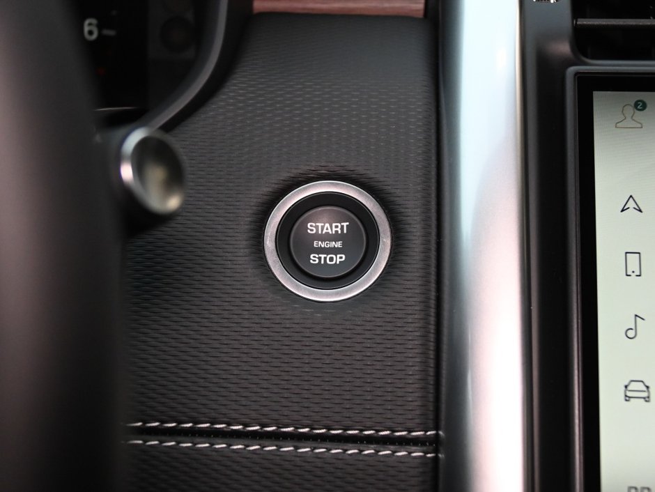 2025 Land Rover Discovery Dynamic SE-21