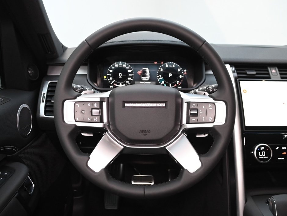 2025 Land Rover Discovery Dynamic SE-30