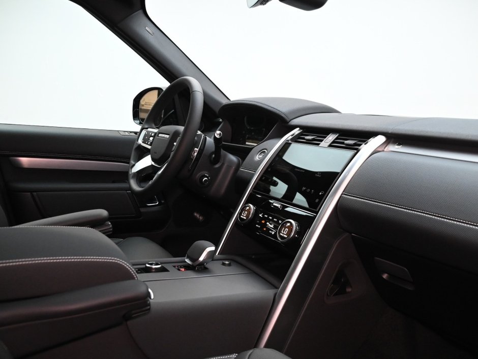 2025 Land Rover Discovery Dynamic SE-12